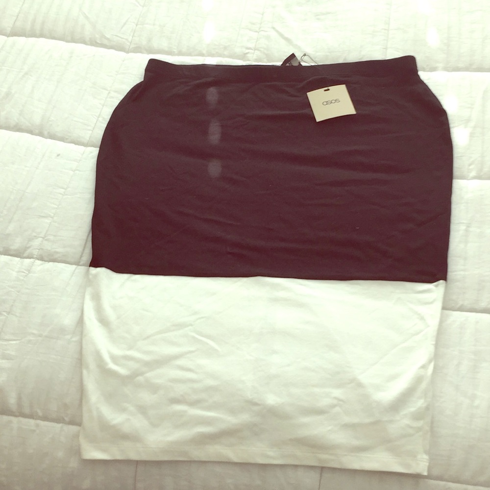 Black and white ASOS skirt 💋💄🙌🏽🧚🏽‍♀️